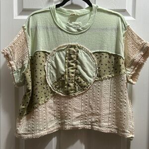 POL Green and Cream Peace Short Sleeve Top
